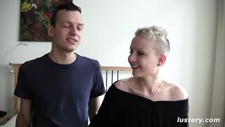 Szeretik felvenni magukat kúrni - házi amatőr klip