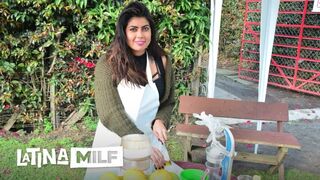 Carmen Lara éhes milf bulkesza kap mély baszást forró felvétel és együttlét közben