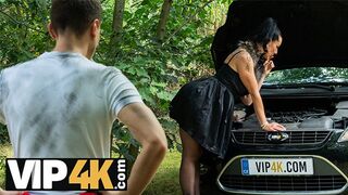 Texas Patti vadul élvezi a orbitális dákót az erdőben