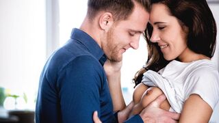 Finom konyhai közösülés Kerry Cherryvel