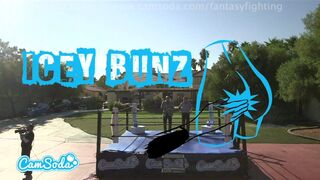 Forró fantasy harc méretes tőgyes tinédzser bombázókkal