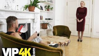 Világos Szőke idősödő orosz szépség csábítja a tinédzser lurkót harisnyában