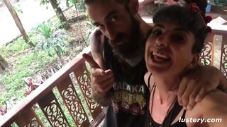 Maya megadja magát edward óriási faszának a dzsingelben