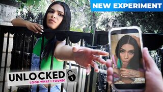 Hűtlen pici luvnya cidázza a fazsam és lovagol rajta, hogy ne mondjam el a barátjának!