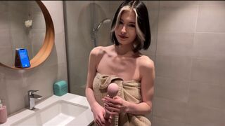 Nevelő testvér házon kívül orálozza a házibuli mikrofont