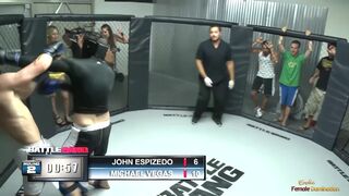 A verekedés győztese megdugja Kelly Divine méretes valagát