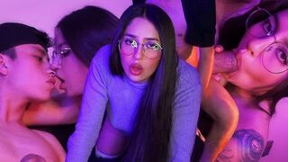 Igazi házias háziasszony hátulról kefél és beleélveznek