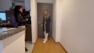 A szomszéd gádzsi lezbi vágyait teljesítem hálából