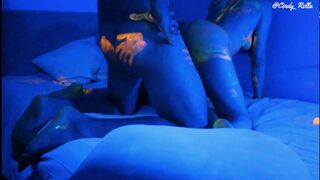 Uv fény alatt színes kacsa & szemetes kufircolás