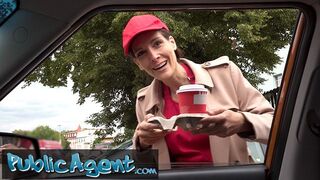 Többet adtam a szégyenlős pincérnőnek, mint csak a borravalót