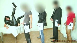 A geci parti! korlátlan szeretkezés a latexból készült szajhával!