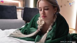 Nyaraláson osztom az ágyat a nevelő tesómmal, megijedt és telelőtte a bugyiját