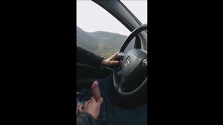 Apu kocsijában meg kell dugnom anyu lotyó barátnőjét