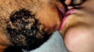 Nevelő apucikám éjjel belopózik a szobámba és tiltott mocskos játékokat játszunk