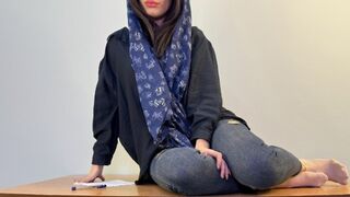 Vonzó arab milf megbassza a bankárt a vámért