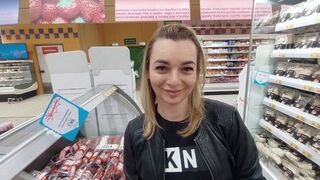 Bevásárlás közben találkoztam vele, cidázás a nyilvános wc-ben, és lenyeli a gigantikus spriccet