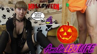 Pici boszorkány megidézi a kolosszális kukacot és keményen megbasszák, hogy beleélvezzen a puncijába - halloween 2020