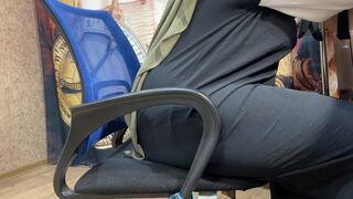 Palim arab felesége kiéhezett a munkahelyén és megdugta magát a bugyijában