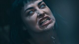 Gyönyörű Kék Hajú Punk Bige Átváltozása - Jewelz Blu a Parasited Csatornán Vadul Mag Numb-bal