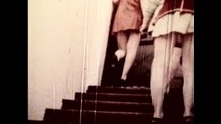 John Holmes a szopós milf parti sztárja retro stílusban